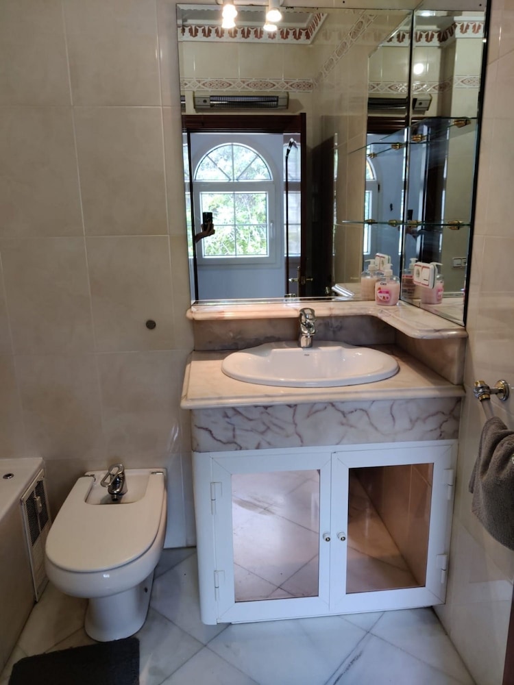 Tess Villa MMH in M Laga