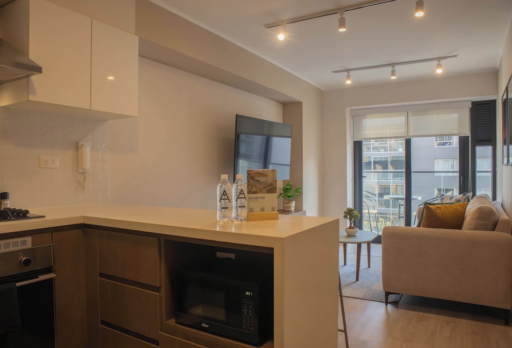 w Cozy 2BR w Balcony in Miraflores