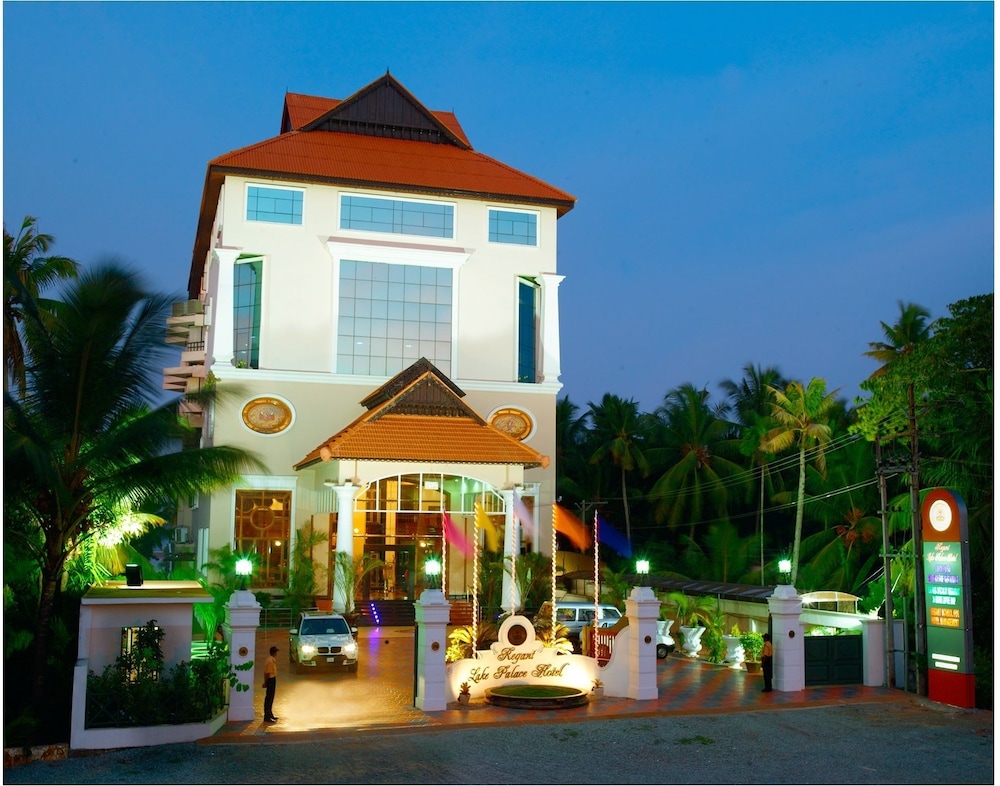Regant Lake Palace