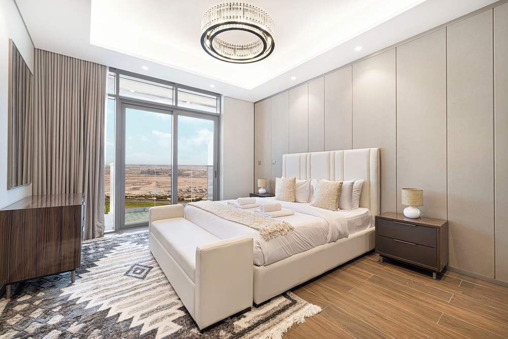 Nobles Suites by Hostiva - City View