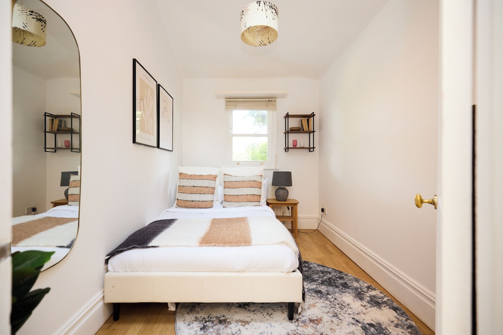 The West Hill Place - Dazzling 2bdr Flat
