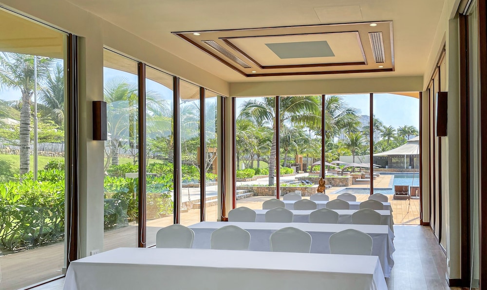 Fusion Resort Cam Ranh