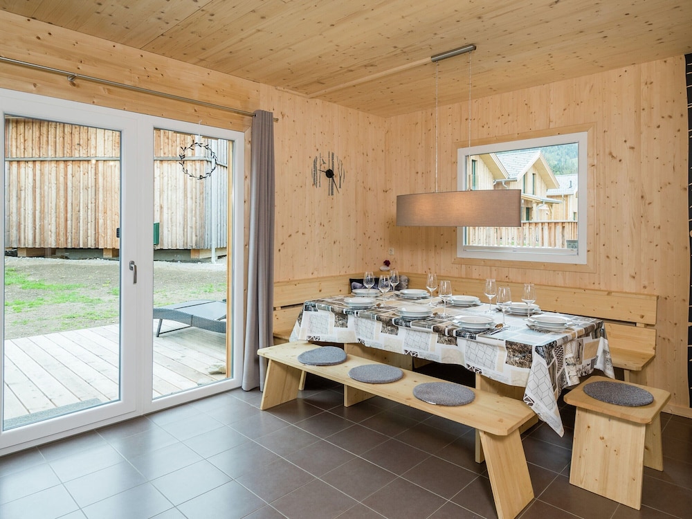 Luxurious Chalet in Sankt Lorenzen ob Murau With Jacuzzi
