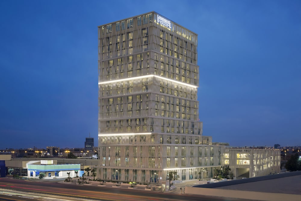 Hotel Staybridge Suites Al Khobar, an IHG Hotel - Image 1