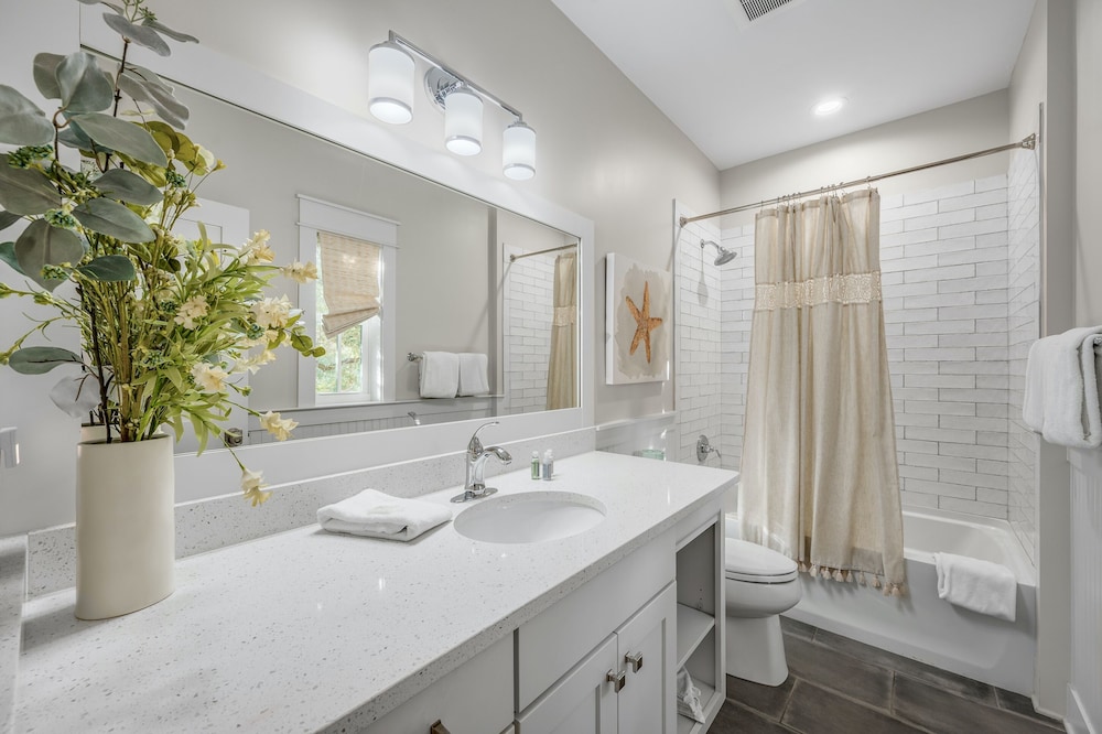 Magnolia Cottages by the Sea by Panhandle Getaways