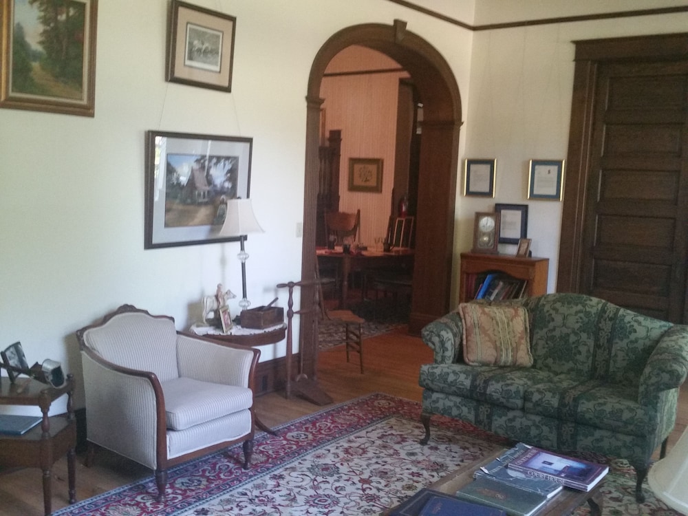 Spahn House Bed and Breakfast - Property Image 10