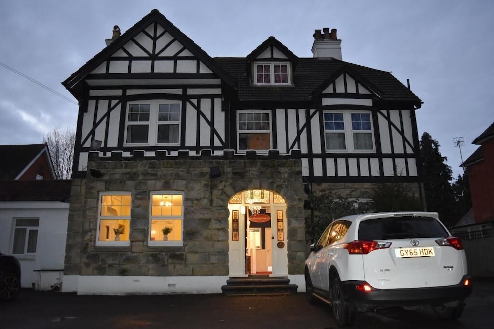 Gatwick Castle B&B