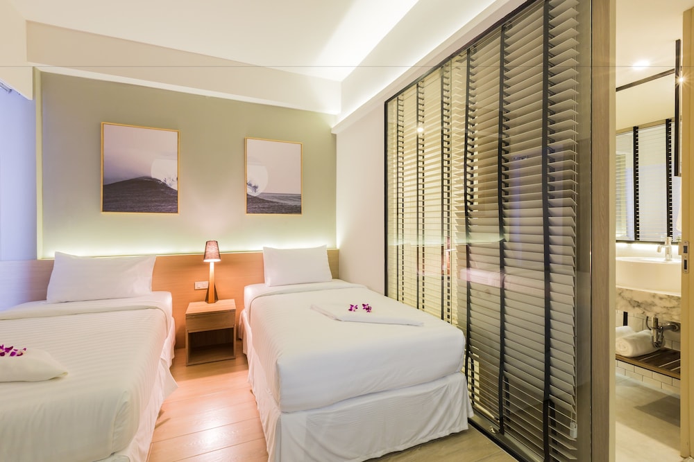 Snoozz Hotel - Hostel