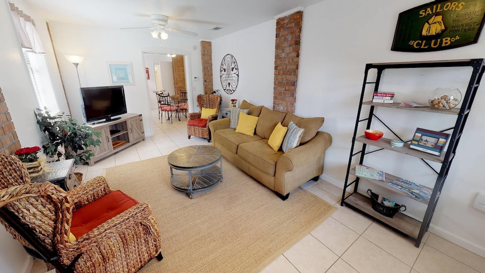 1603 Lovell Avenue Manor by Tybee Vacation Rentals
