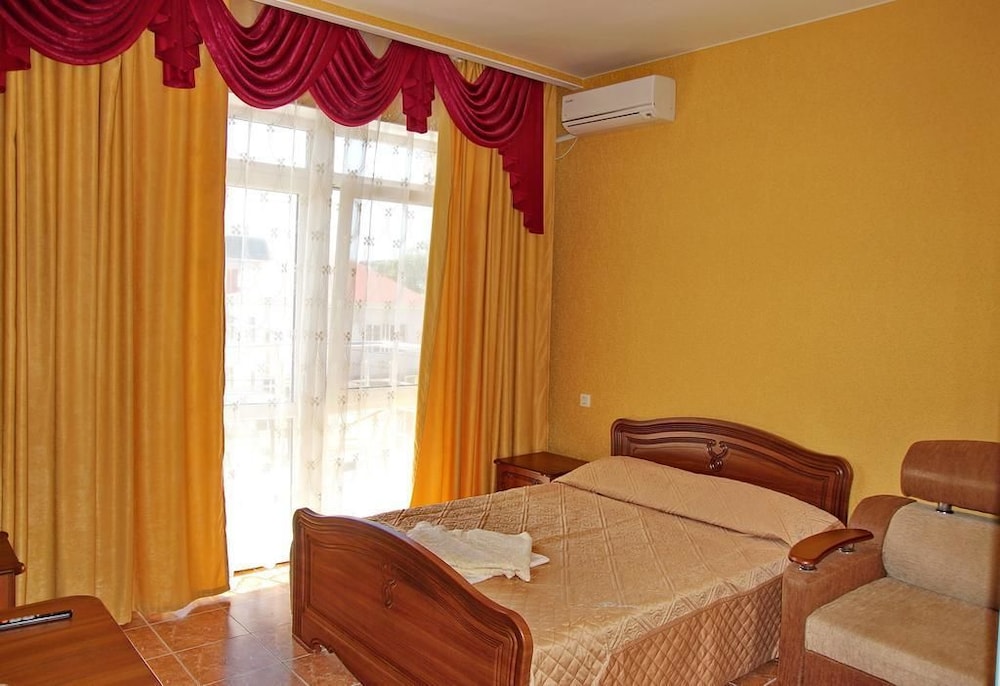 Tikhaya Gavan Guest House