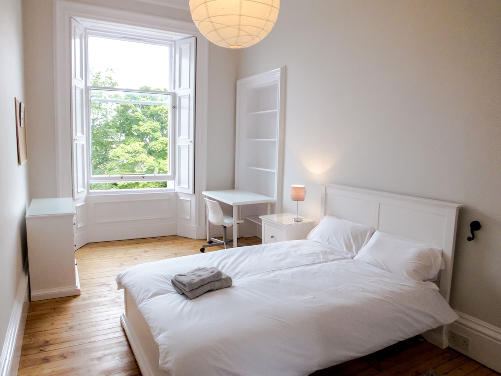 Silver Lining - Luxury Thirlestane Road view 4