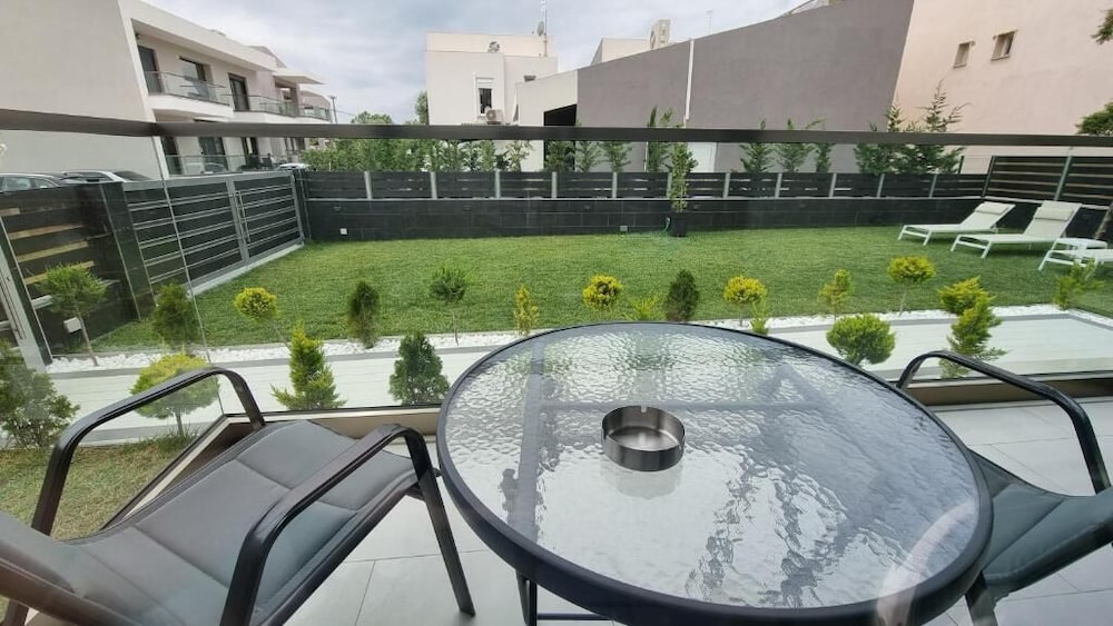 LUXSUITES