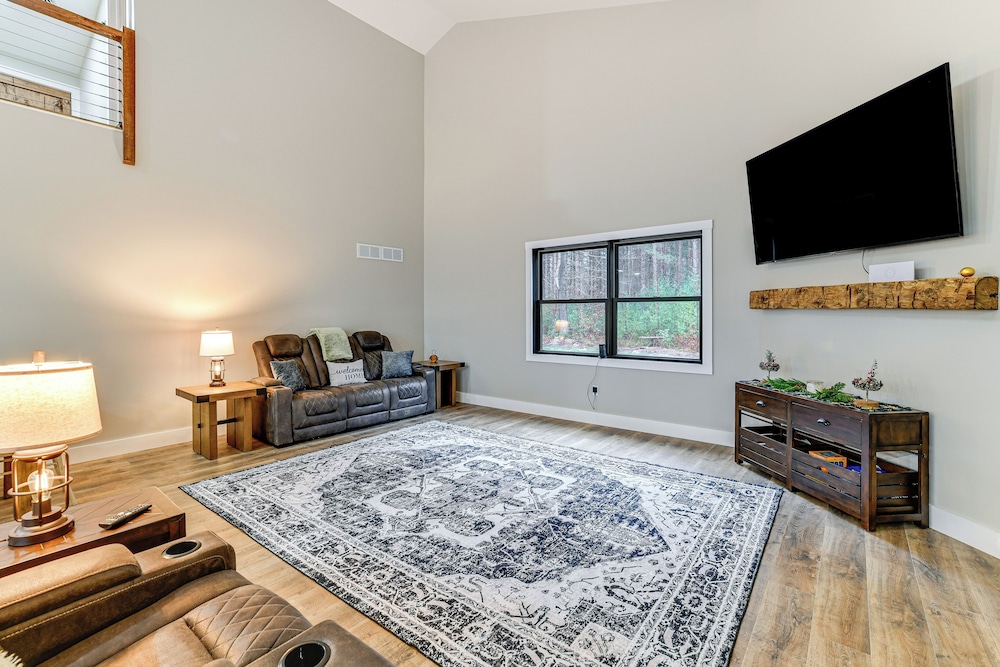 Brantingham Home: ATV & Snowmobile Trails On-site!