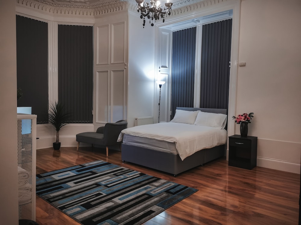 SH Apartments - Dixon Street view 4