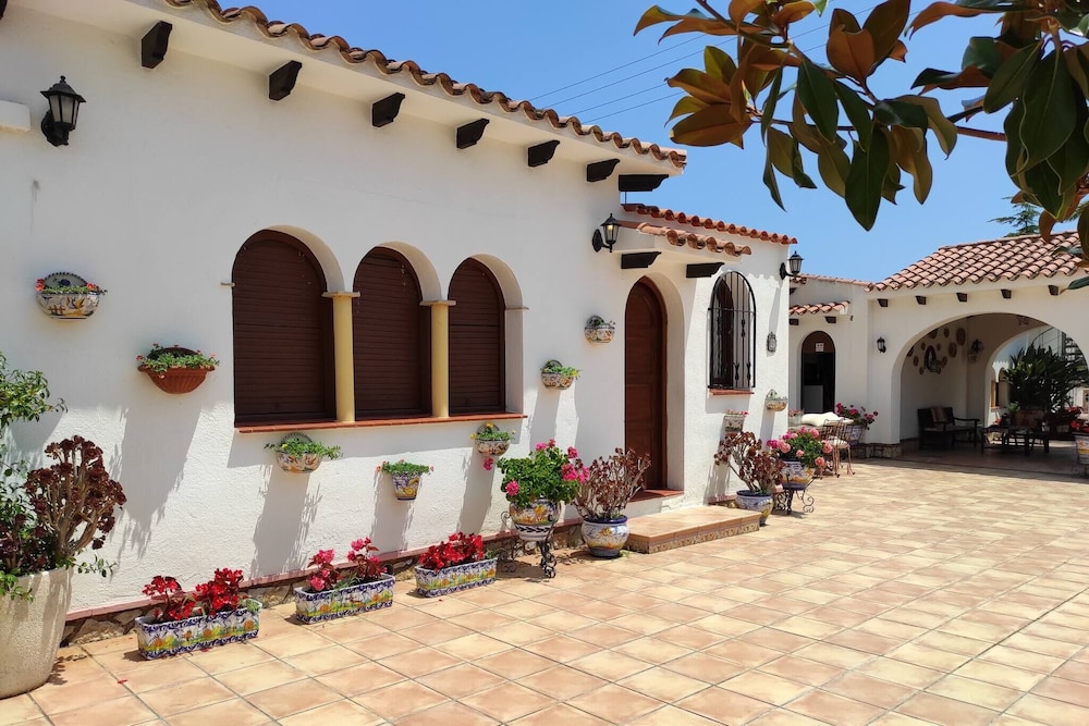 Villa Balneari Resort Casa Vacances Per Famílies Chalet Casa Rural