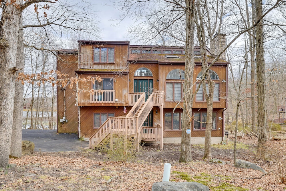 Lakefront East Stroudsburg Home w/ Hot Tub + Deck! view 4