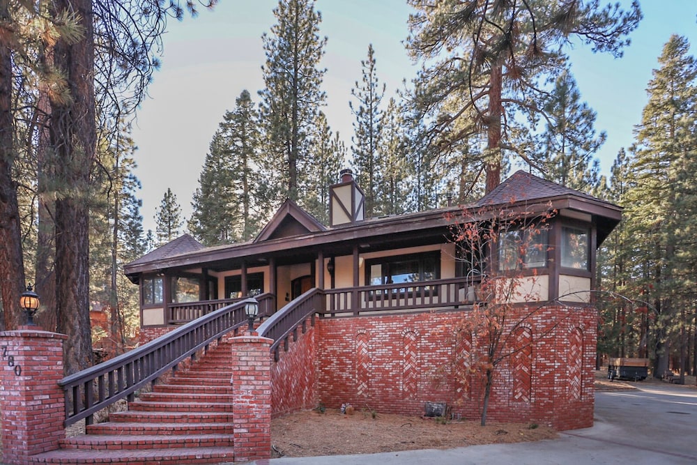 Summit Lodge 2