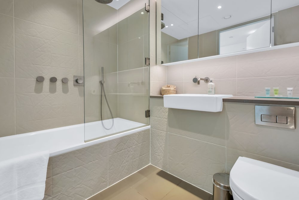 Modern 1 Bedroom Apartment in Stratford