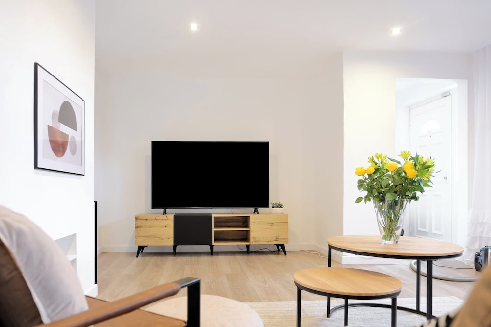 Bluebell House - Sleeps 5 - Garden - Parking