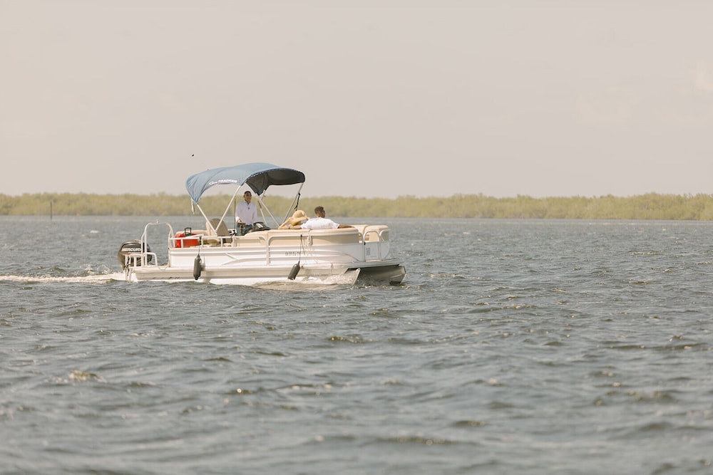 Premium Floating Bungalow by Stay Ombi