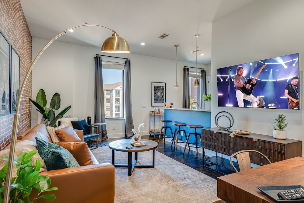 Lofts At 30th - Urban Lodge - Mins to Broadway!