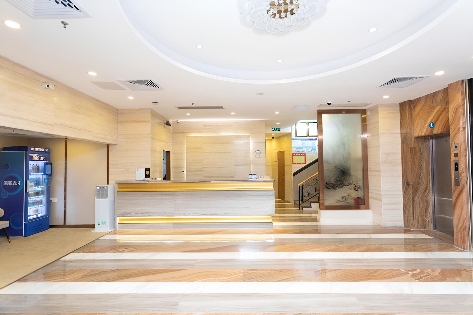 L Hotel Lianhua
