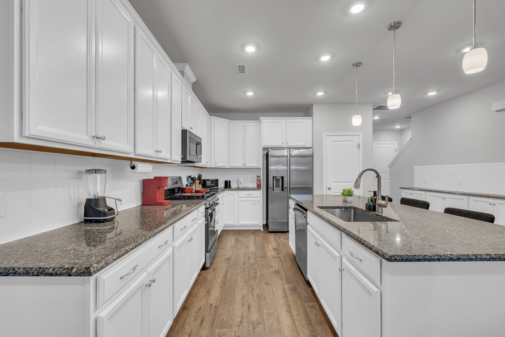 King 4BR Townhouse to Downtown Durham