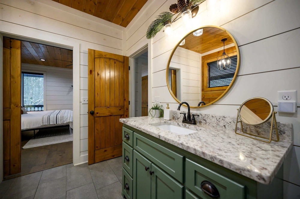 Quiet/private Cabin - Couples/family - Ideal Location