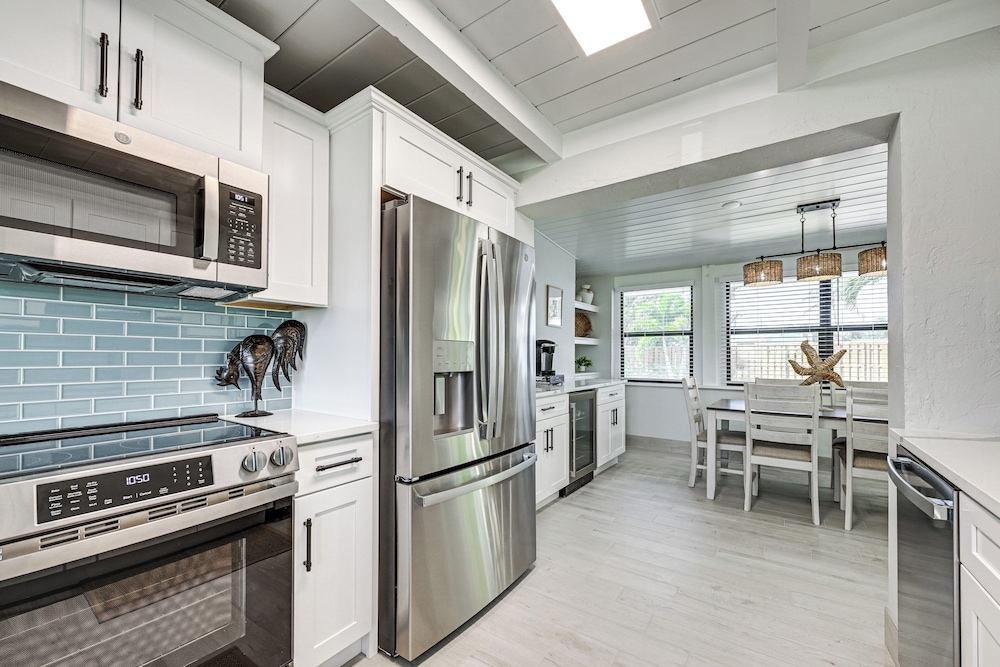 Steps to Englewood Beach: Home w/ Outdoor Oasis!