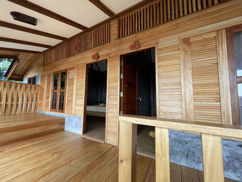 Phi Phi Relax Beach Resort