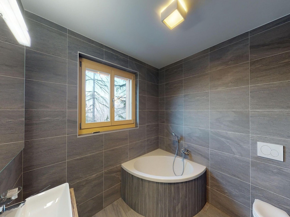 5-bedroom Apartment in Veysonnaz