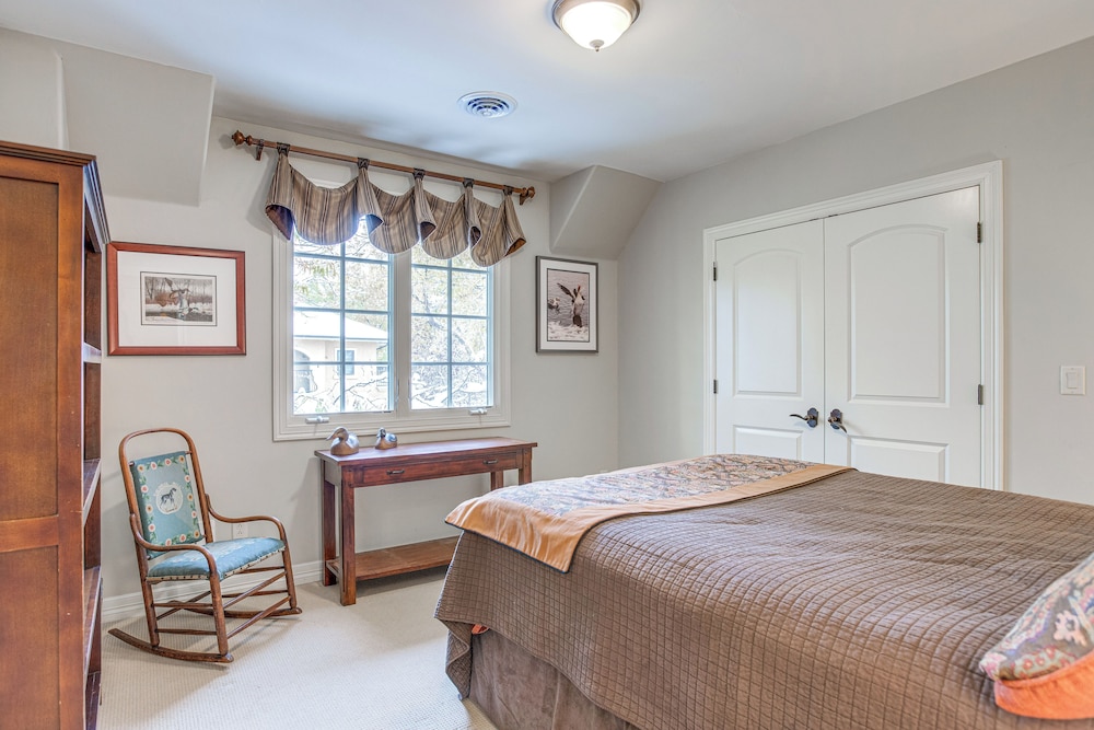 Walk to DU, Dining & Parks: Spacious Denver Home!