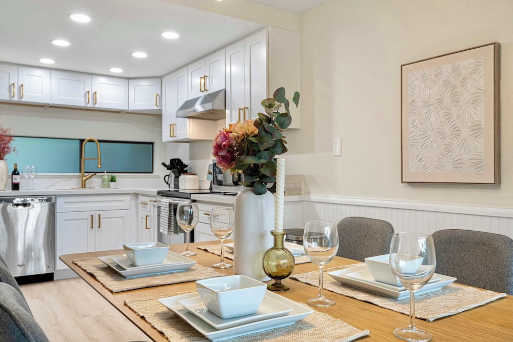 @marbella Lane-cozy Luxury Townhome Near Microsoft