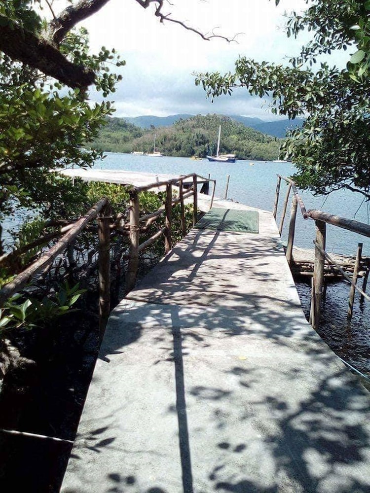 Bahay Isla Sanctuario