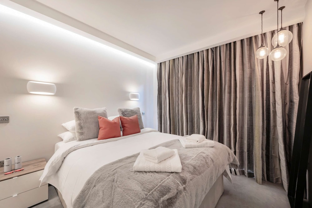 The Portobello Star - by Out of Office Lifestyle