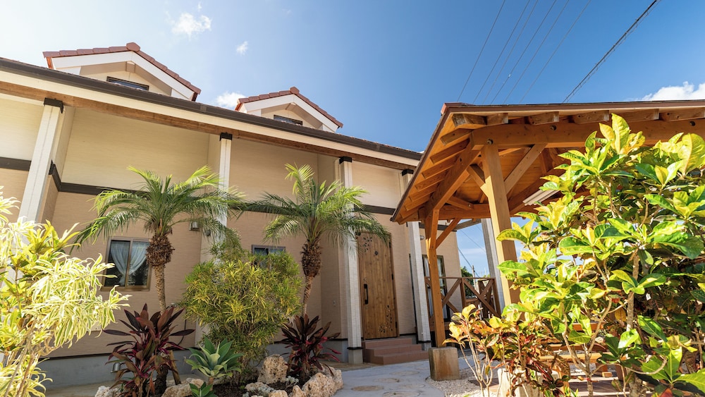 Nakijin Lodge Pensajoya