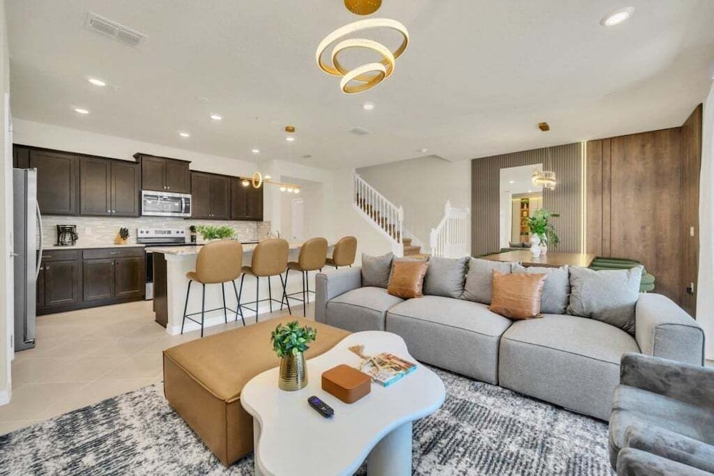 5 Bedroom Townhome With Private Splash Pool! 5 Townhouse
