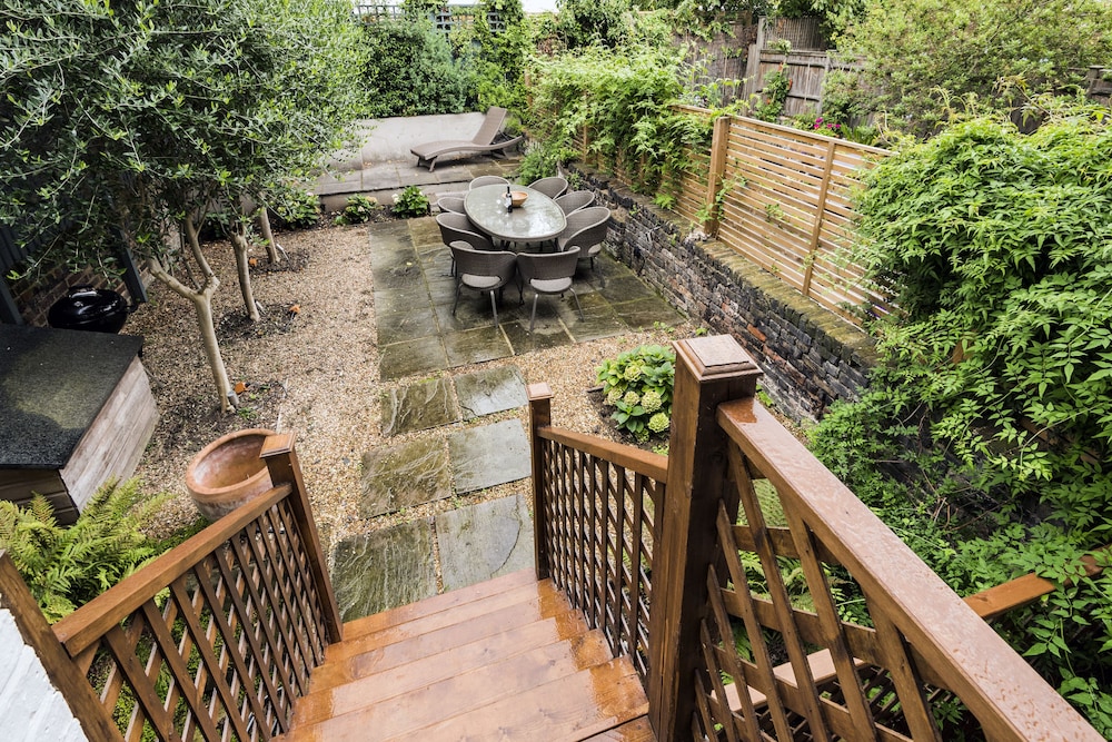 outdoor bbq area