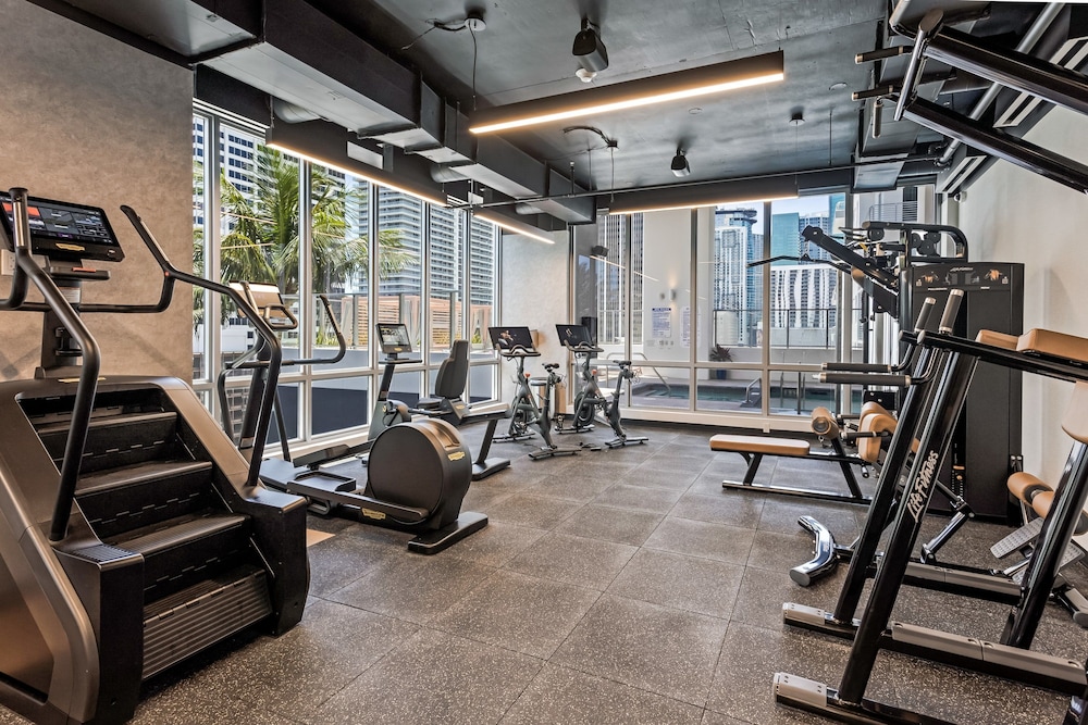 30th-floor Studio Gym Pool Sky Lounge