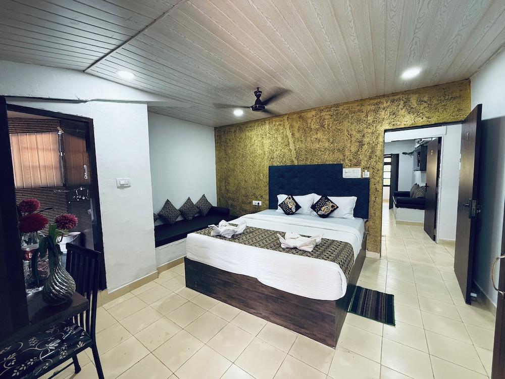 Candolim Sands