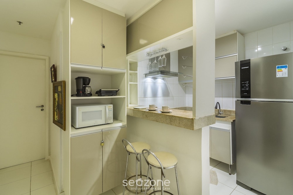 1 Bedroom Apartment in Oceanfront Condo Mnda0217