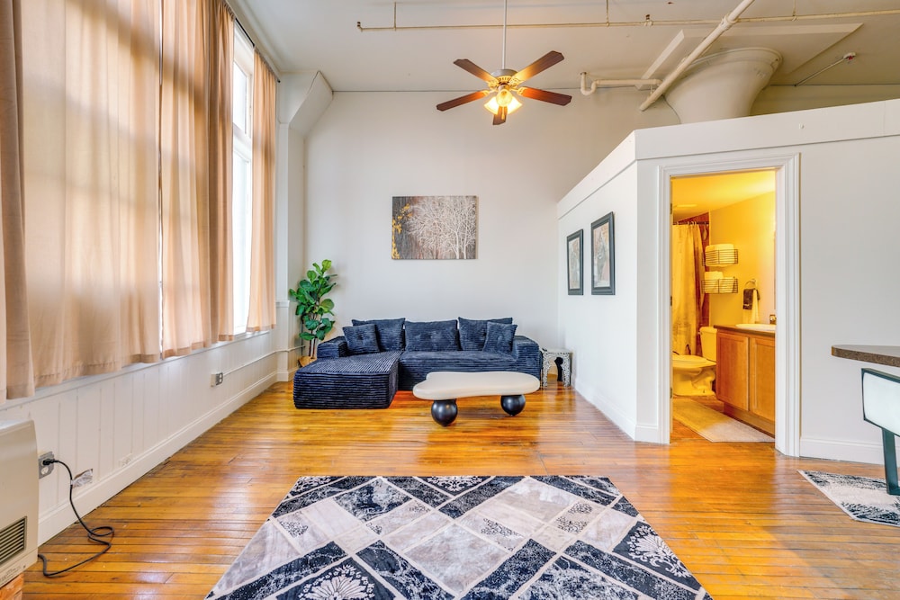 Explore Corktown: Updated Loft Next to Riverwalk!