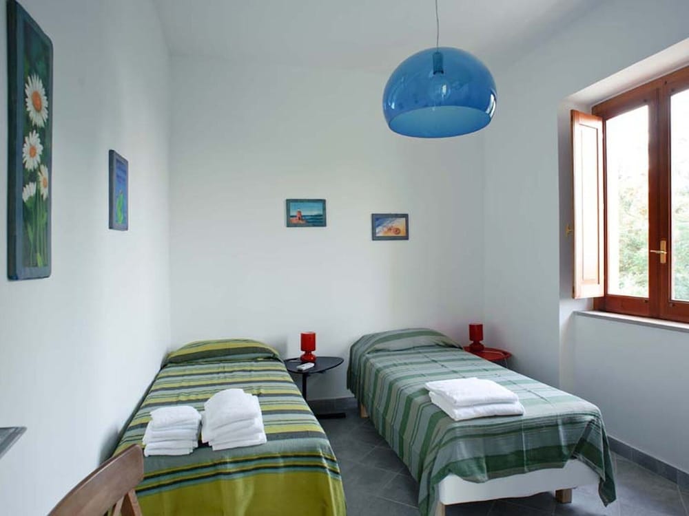 Detached Villa in an Excellent Location Near the Sea photo 2