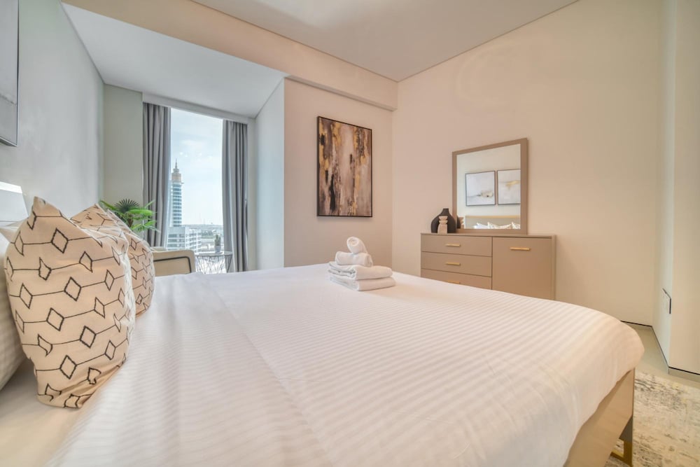 Marina View w Beach Access Apt in Address JBR