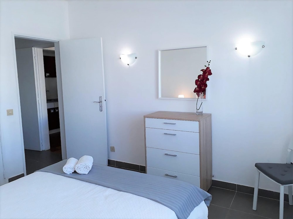 T1 Torre 20 6G M Gico 80M Praia Wi-fi 4 Pessoas view 2