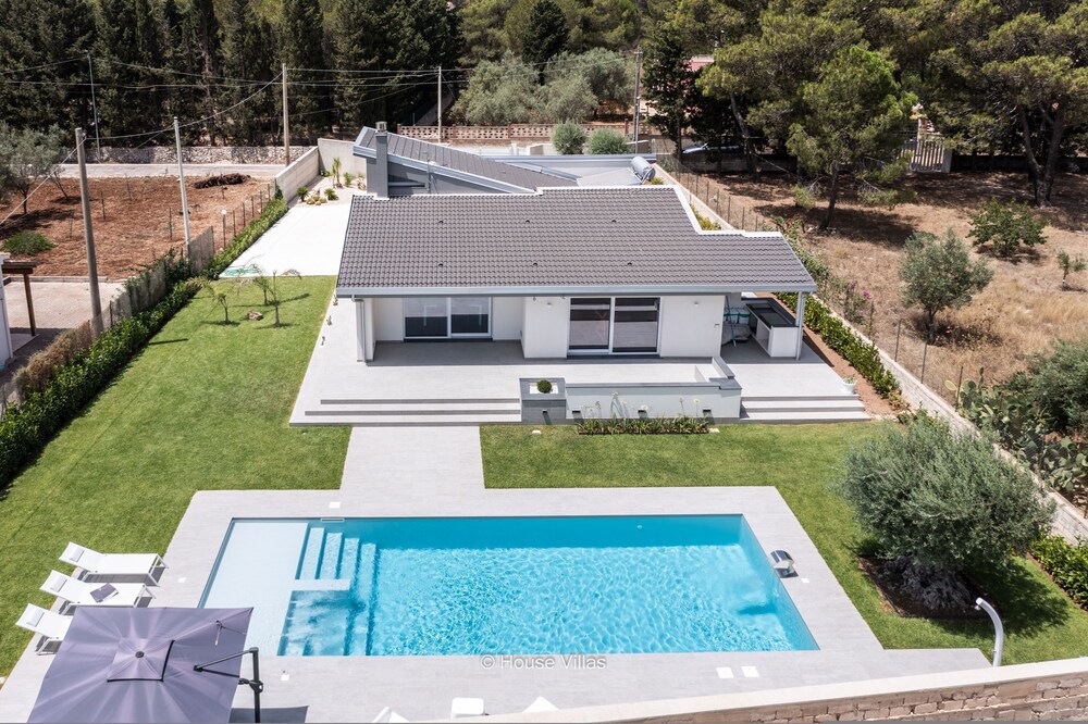Flaben Luxury Villa in Diano Marina