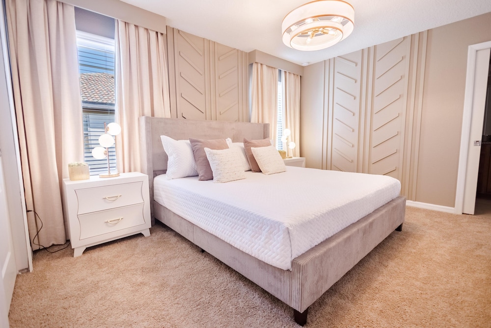 1643 LA - Luxurious Retreat Windsor at Westside