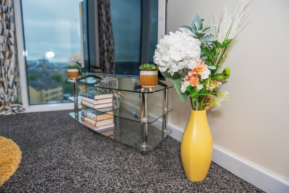 City Centre Location-family Friendly-free Parking