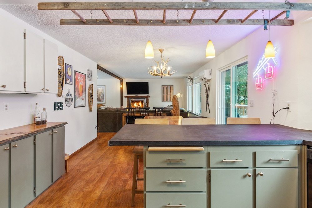 Packshack - Cozy Ski Cabin Mins From White Pass 2 Bedroom Home