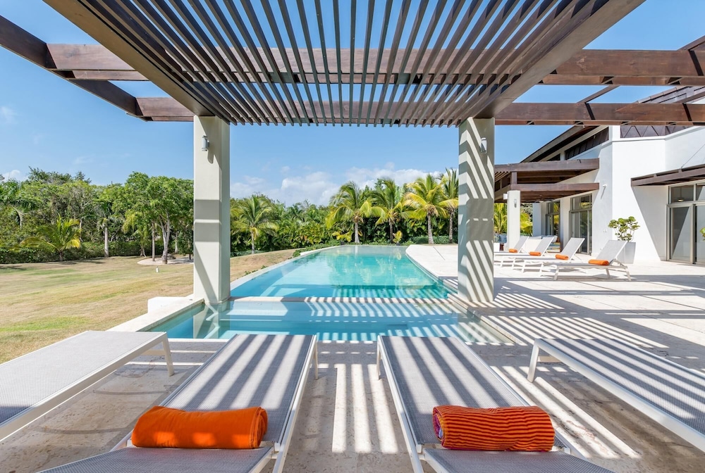 Casa de Campo Villa for Wedding or Private Events Superb Villa With Huge Lawn Pool Jacuzzi Golf Cart Chef Butler Maid view 5